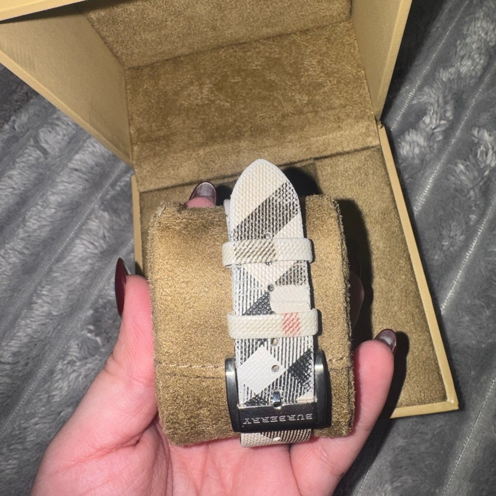 Burberry Silver Dial Watch with Checkered Strap - Picture 3 of 8